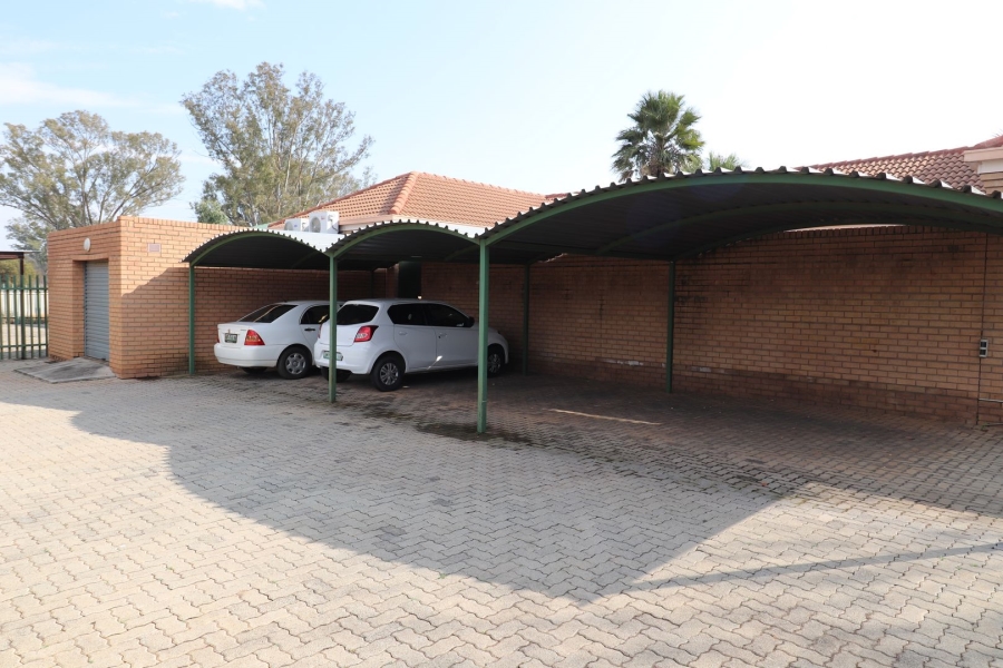 Commercial Property for Sale in Oudorp North West